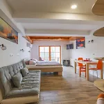 Jazz Gostinjska kuća 3*